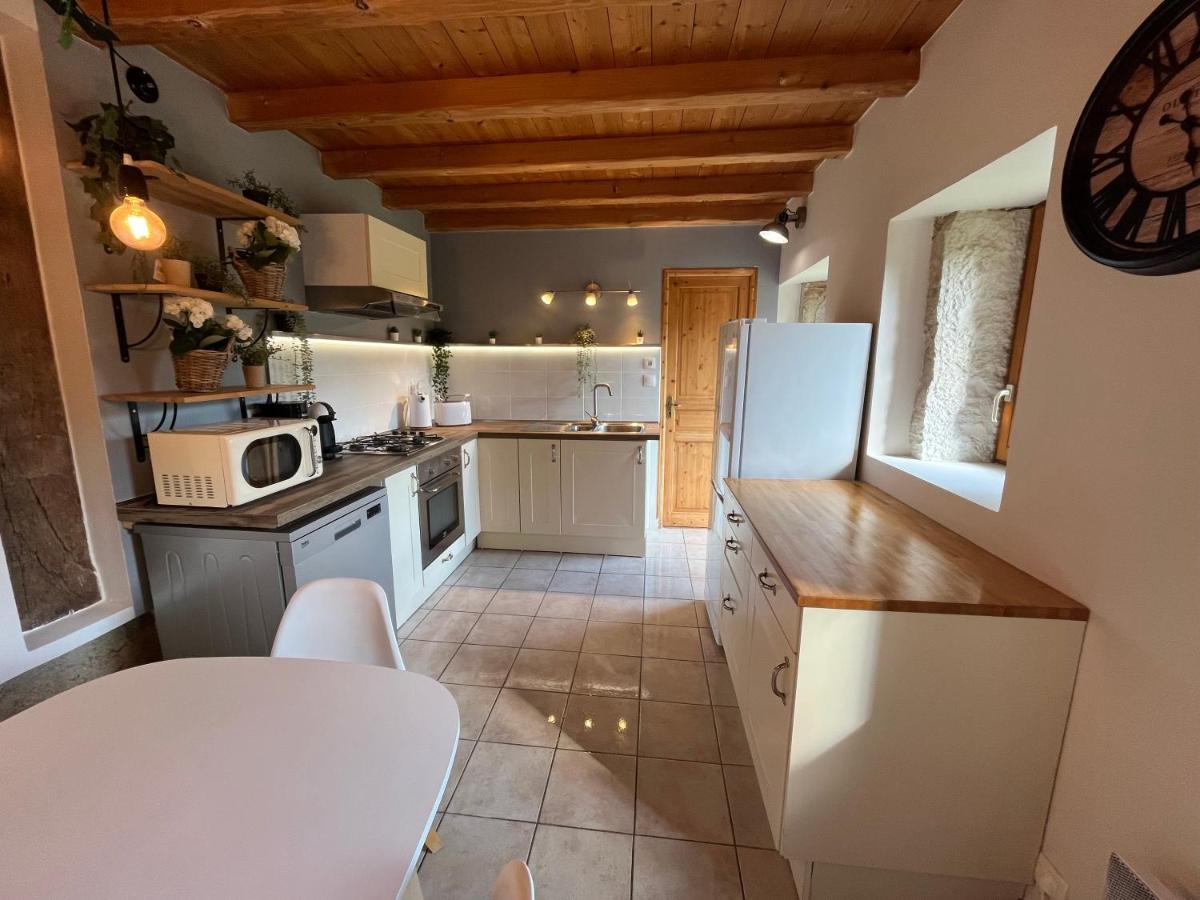 La Maison Des Commis Morestel Екстериор снимка